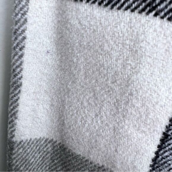 Black & White Buffalo Plaid Shacket Size S - Picture 13 of 16